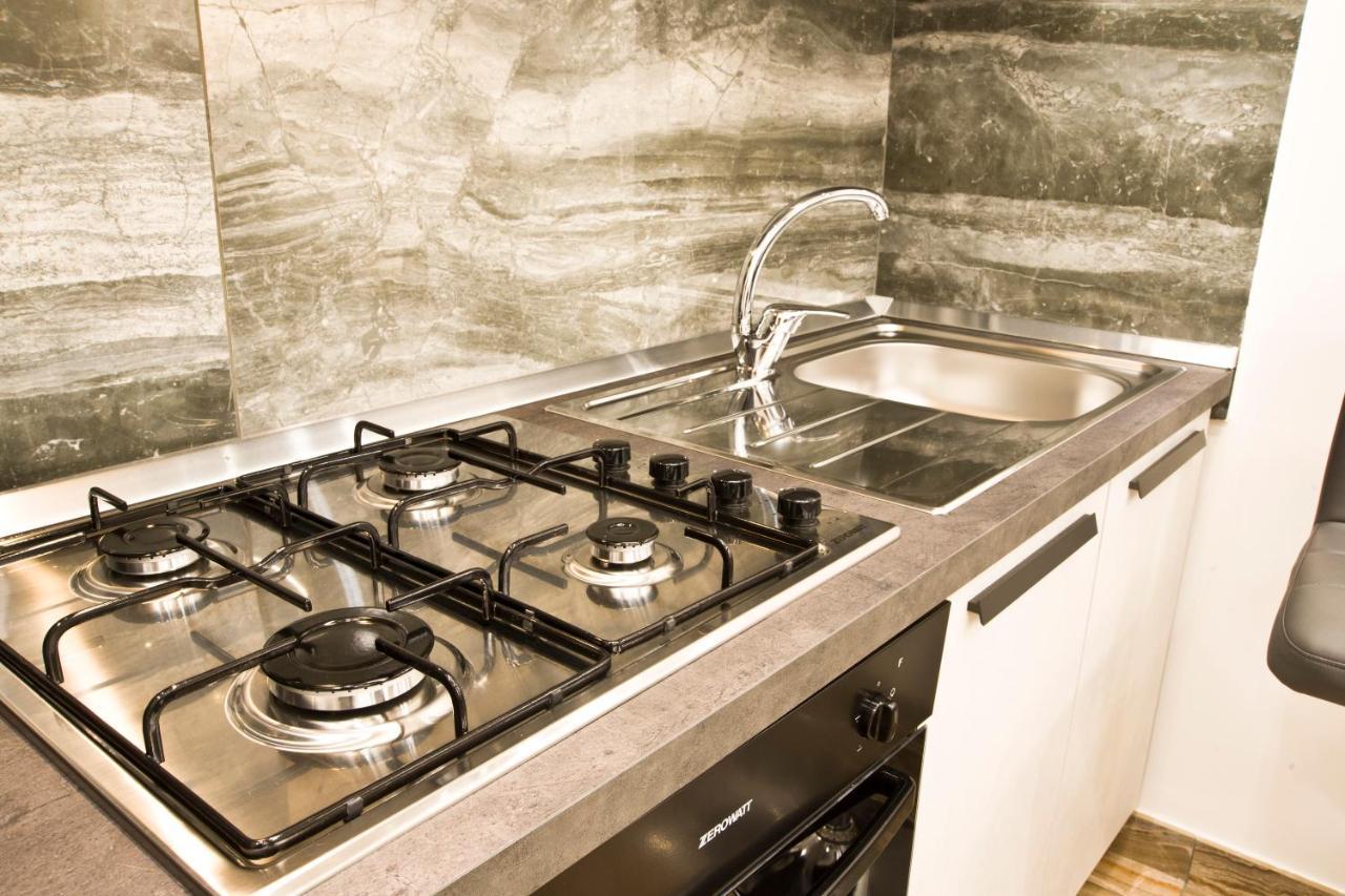 Suite Napoli Sotterranea Con Vasca Idromassaggio Zewnętrze zdjęcie