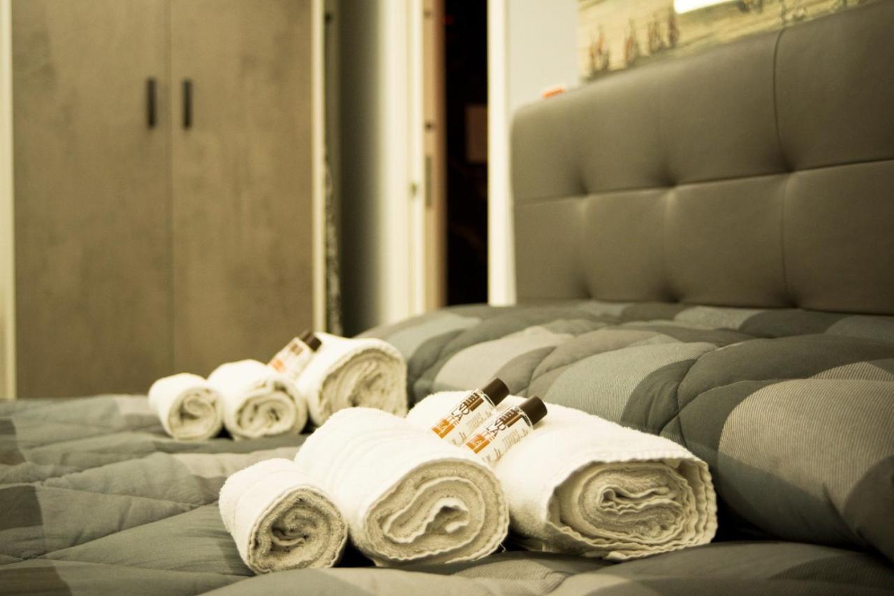 Suite Napoli Sotterranea Con Vasca Idromassaggio Zewnętrze zdjęcie